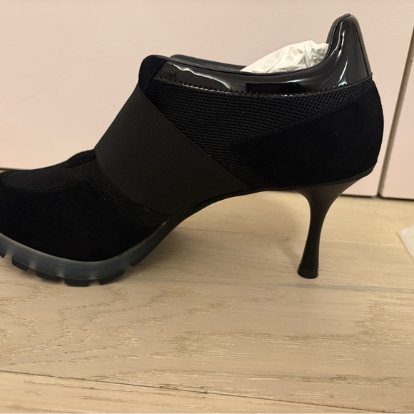 Sneex-The Icon in Black/Black Patent